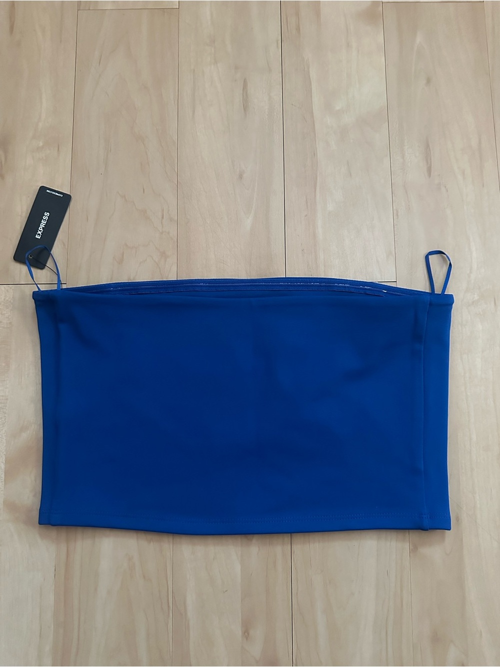Express Crop Top - Picture 2 of 3